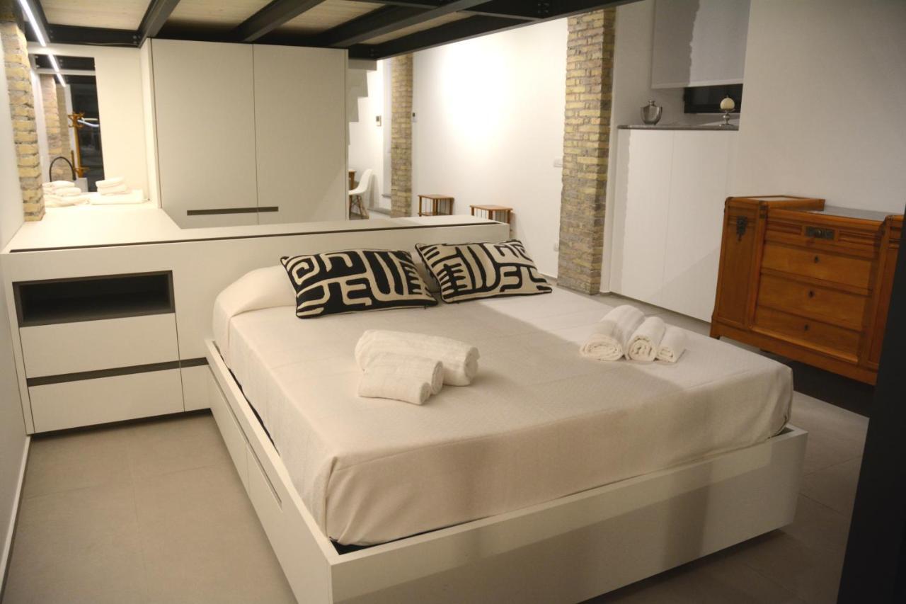 ローマLuxury Loft Capocci 24 Coliseumアパートメント エクステリア 写真